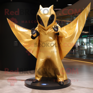 Gold Manta Ray maskot...