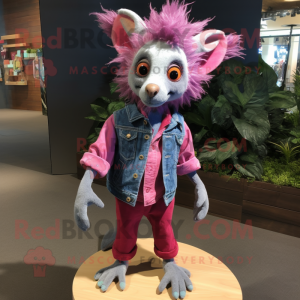 Magenta Aye-Aye maskot...