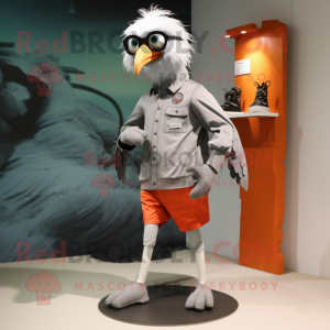 Postava maskota Silver Crow...