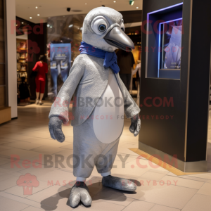 Silver Penguin maskot...