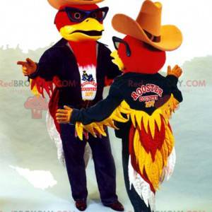 Mascotte de couple d'aigle rouge en tenue de cowboy -