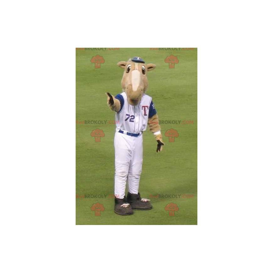 Mascotte de chameau marron en tenue de baseball - Redbrokoly.com