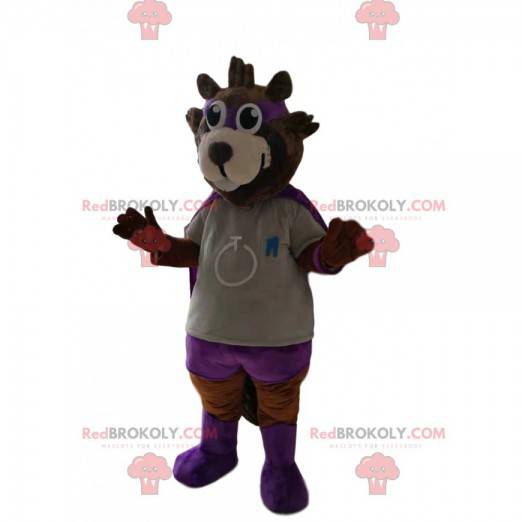 Braunbärenmaskottchen im Heldenoutfit. Bärenkostüm -