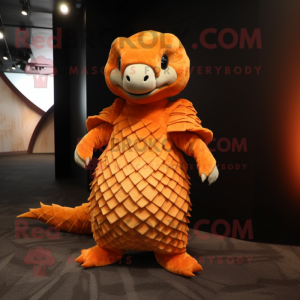 Orange Pangolin maskot...