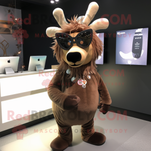 Brown Reindeer mascotte...