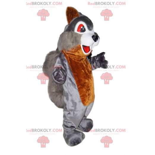 Mascote esquilo cinza e marrom, com olhos vermelhos -