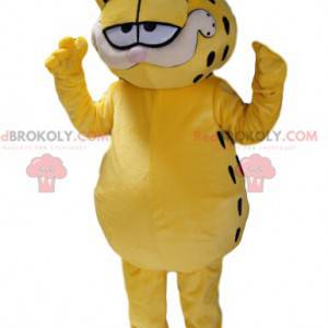 Garfield mascot, the greedy cat of the cartoon - Redbrokoly.com