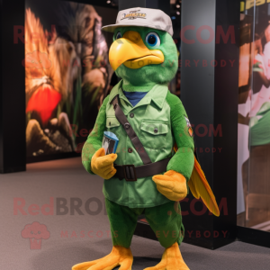 Green Falcon mascotte...