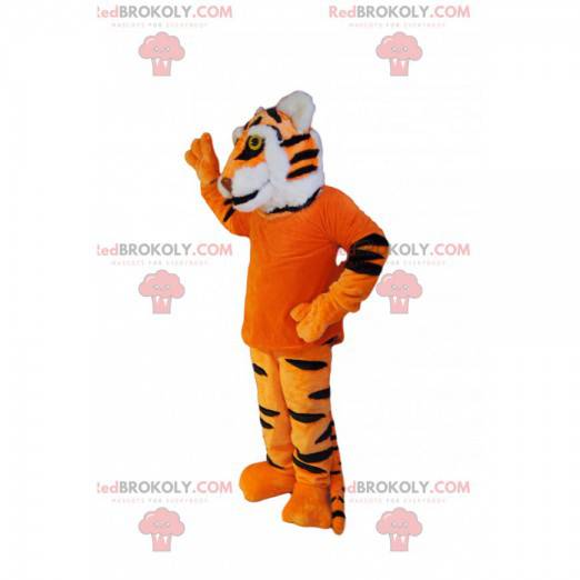 Mascota tigre demasiado linda con una camiseta naranja -