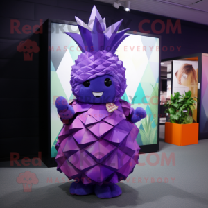 Purple Pineapple maskot...