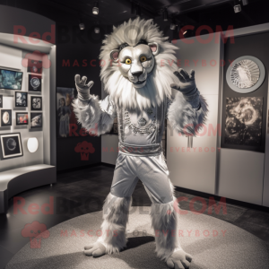 Silver Tamer Lion maskot...