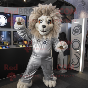 Silver Tamer Lion maskot...