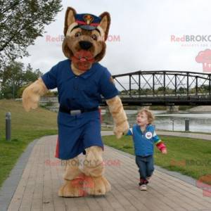Brązowy pies maskotka w mundurze policyjnym - Redbrokoly.com