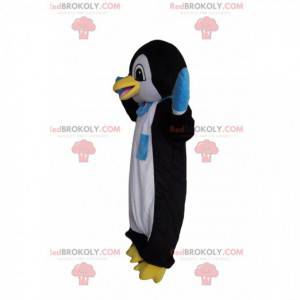 Sjov pingvin maskot med et blåt og hvidt tørklæde -