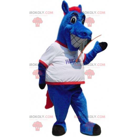 Mascote do cavalo azul maluco, com uma camisa branca -