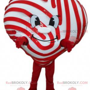 Mascotte cuore bianco sorridente con strisce rosse -