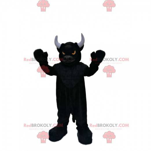 Zeer beestachtige zwarte stier mascotte met vurige ogen -