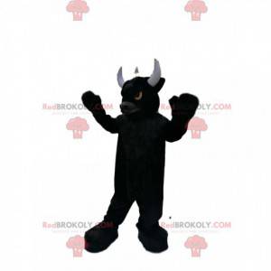 Sehr bestialisches Black Bull Maskottchen mit feurigen Augen -