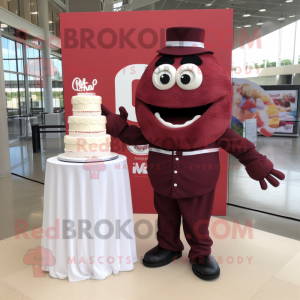 Bordowy tort weselny w...