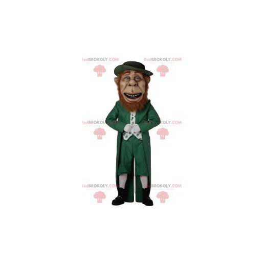 Mascotte leprechaun felice con una bella barba rossa -