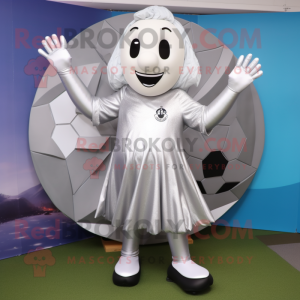 Silver Soccer Goal maskot...