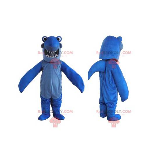 Blå hajmaskot med ett brett och vackert leende - Redbrokoly.com