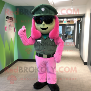 Pink Green Beret maskot...