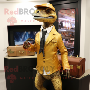 Personaje de traje de mascota Velociraptor dorado vestido con una chaqueta y maletines
