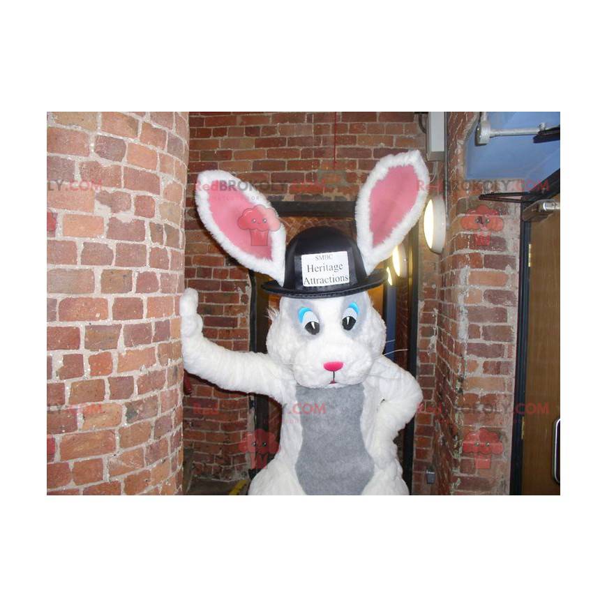 Mascotte de lapin blanc et gris avec un grand chapeau -