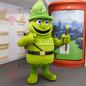 Personaje de traje de mascota de la Guardia Real Británica de color verde lima vestido con pantalones cortos y sombreros de carg