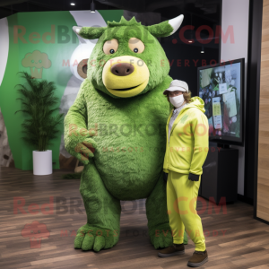 Personaje de traje de mascota de rinoceronte lanudo verde vestido con un mono y pañuelos de bolsillo