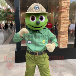 Personaje de disfraz de mascota Olive Fire Fighter vestido con una camisa de popelina y relojes de pulsera