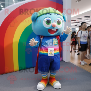  Rainbow personaje disfrazado de mascota vestido con pantalones cortos de mezclilla y relojes