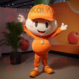 Personaje de traje de mascota Orange Momentum vestido con una blusa y gorras