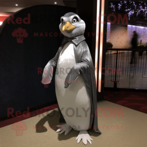 Gray Penguin mascotte...