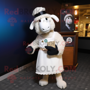 Hvit Suffolk Sheep maskot drakt figur kledd med en cocktailkjole og berets