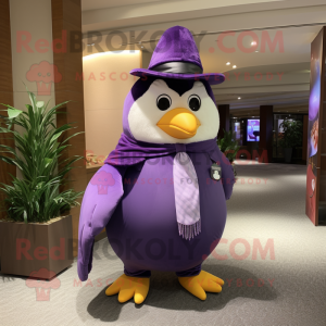 Lila Penguin maskot kostym...