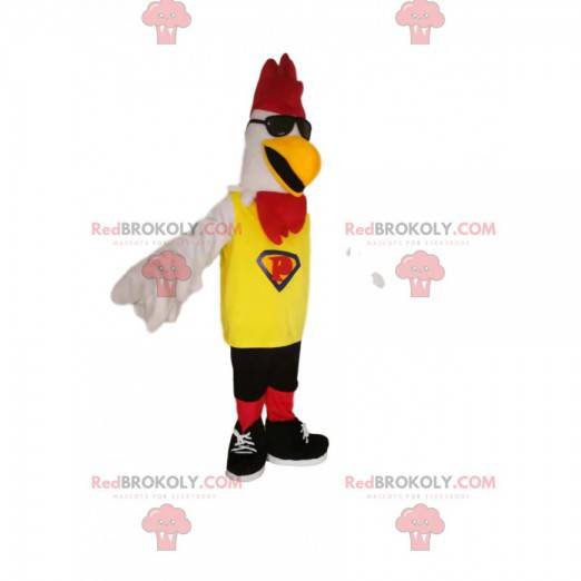 Mascote de frango com roupa esportiva amarela e preta -