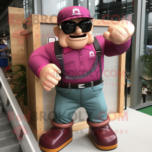 Magenta Strongman mascotte...