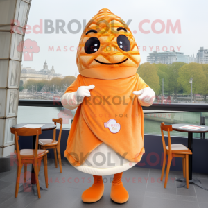 Orange Croissant maskot...