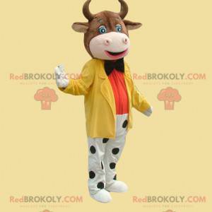 Bruine koe mascotte gekleed in een kleurrijke outfit -