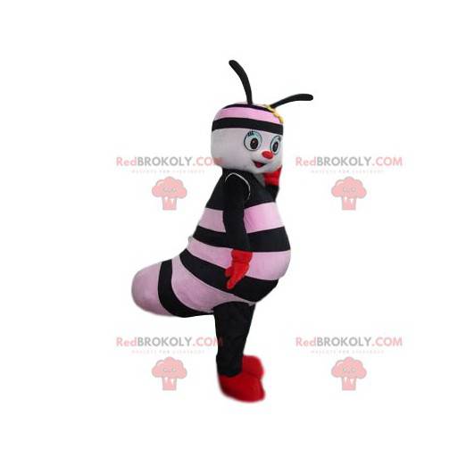 Mascote pequeno inseto preto e rosa com um sorriso bonito -