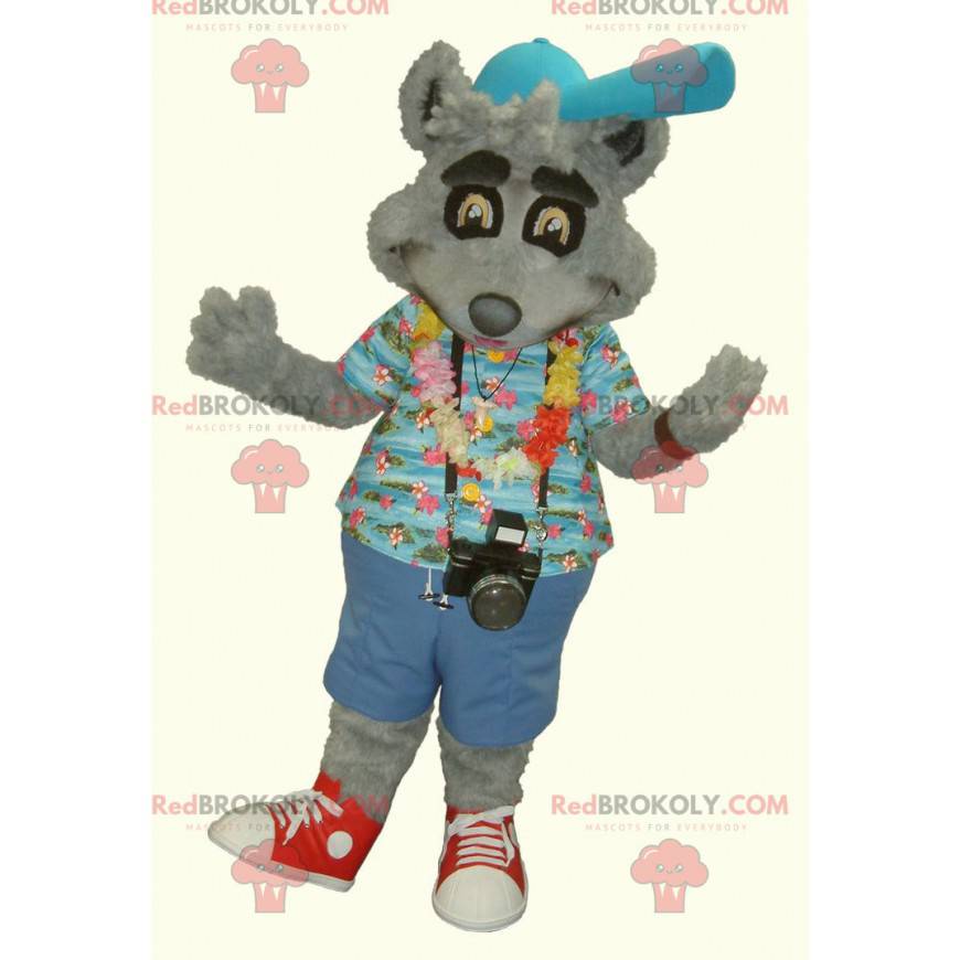 Mascota de mapache gris en traje de vacacionista -