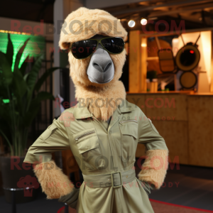 Olive Camel mascotte...