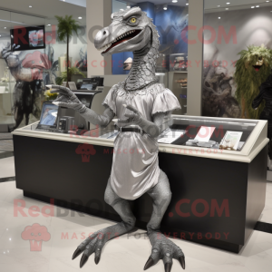 Silver Deinonychus maskot...