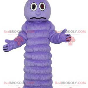 Mascotte de chenille mauve avec un regard étonné -