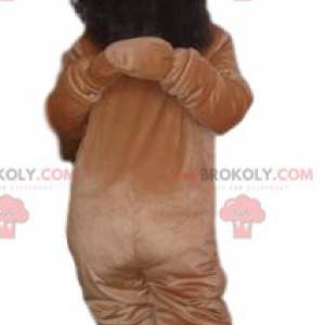 Mycket stolt brun lejonmaskot med en vacker man - Redbrokoly.com