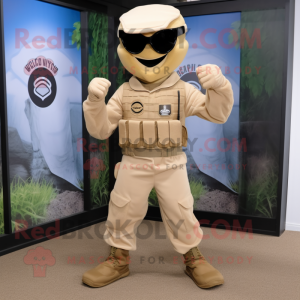 Beige Para Commando maskot...