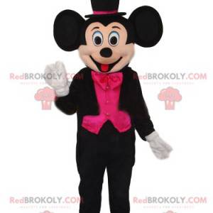 Mascote do Mickey Mouse com um elegante traje preto e fúcsia -