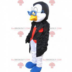 Mascota de pingüino con un elegante traje y gafas. -